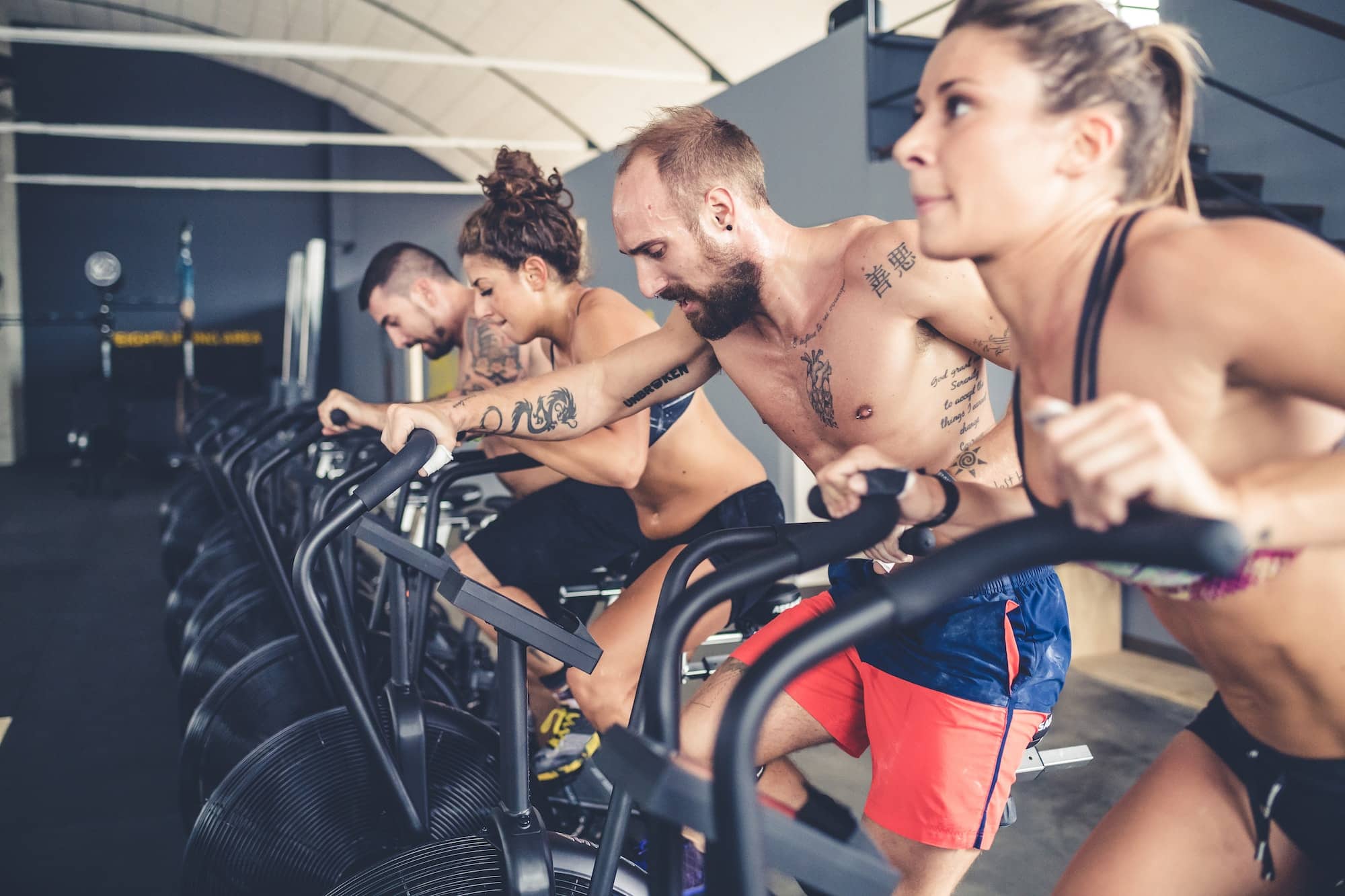 sportive people training crossfit 1
