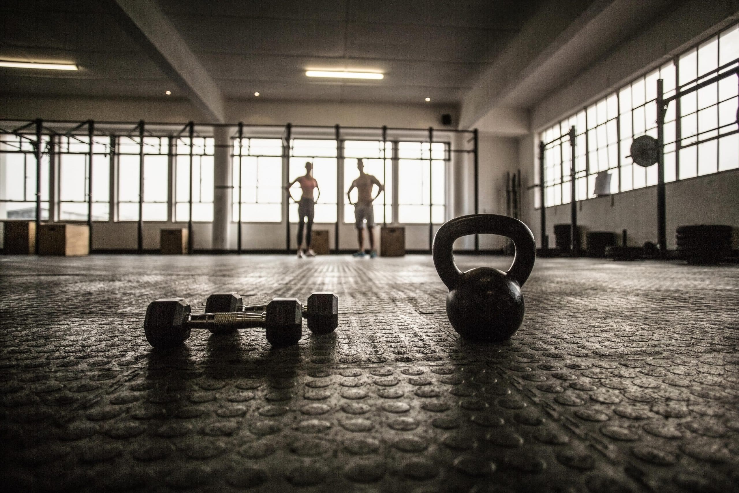 two fit people background copie scaled